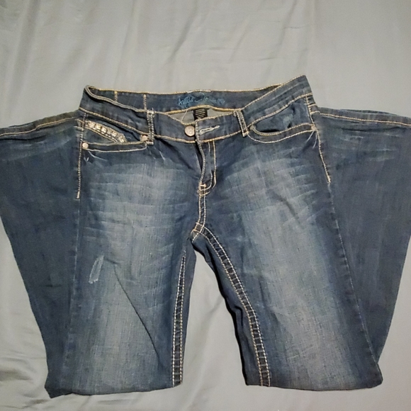 Ariya Denim - Ariya Jeans